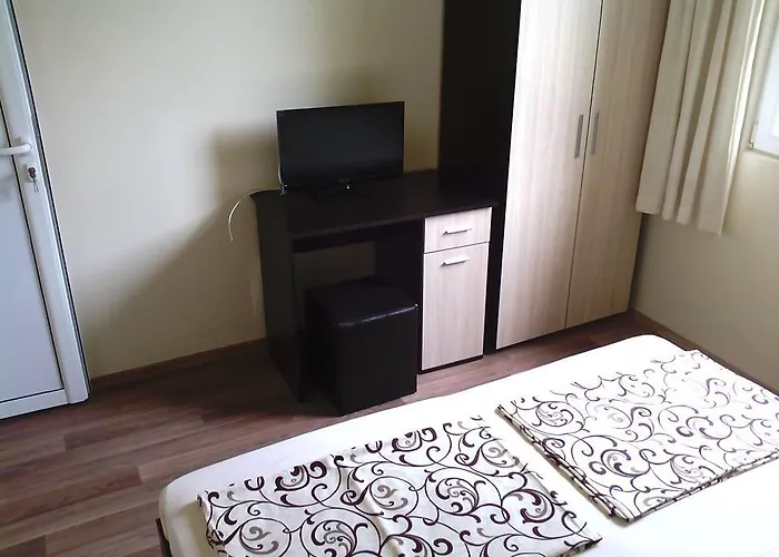 St. Nicola Pensión Ahtopol